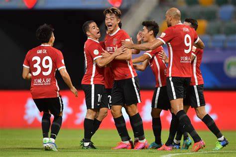 新赛季职业足球联赛拉开序幕,球员实力出众的简单介绍 新赛季职业足球联赛拉开序幕,球员实力出众的简单介绍