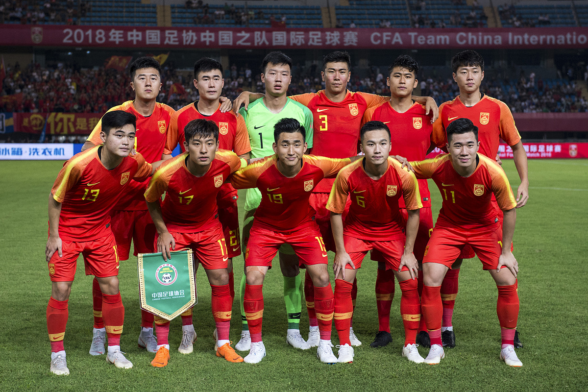 纷争不断!国内足球明星竞技激烈 纷争不断!国内足球明星竞技激烈