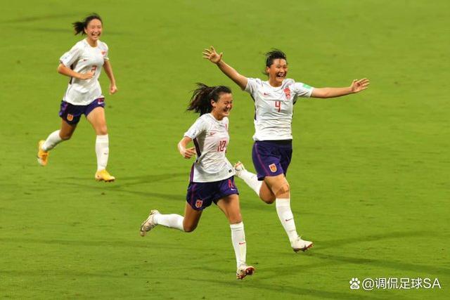 包含中国女足备战足球高水平比赛，迎接挑战的词条