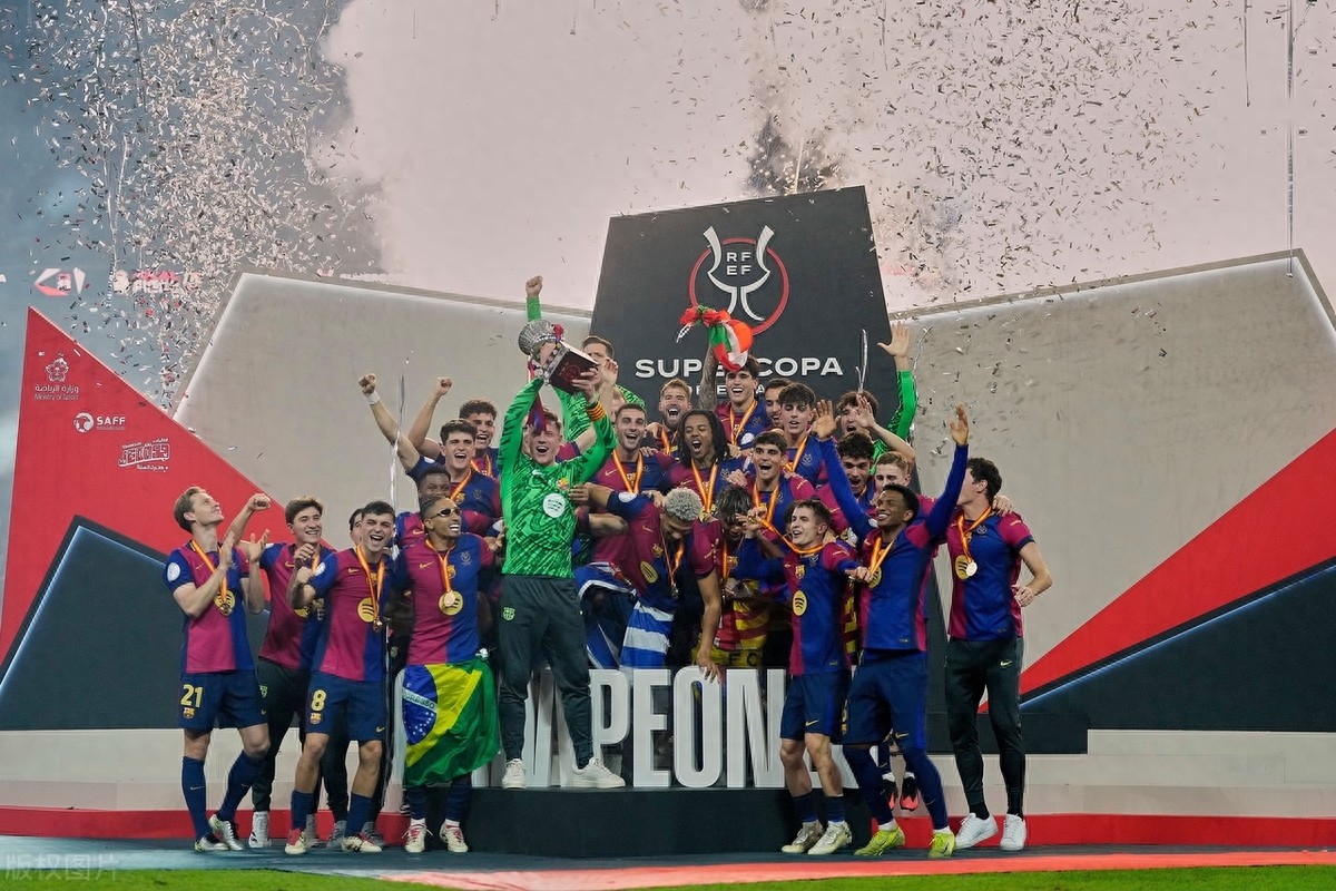 包含歐洲篮球聯賽总决赛提前上演，西班牙队逆袭夺冠的词条