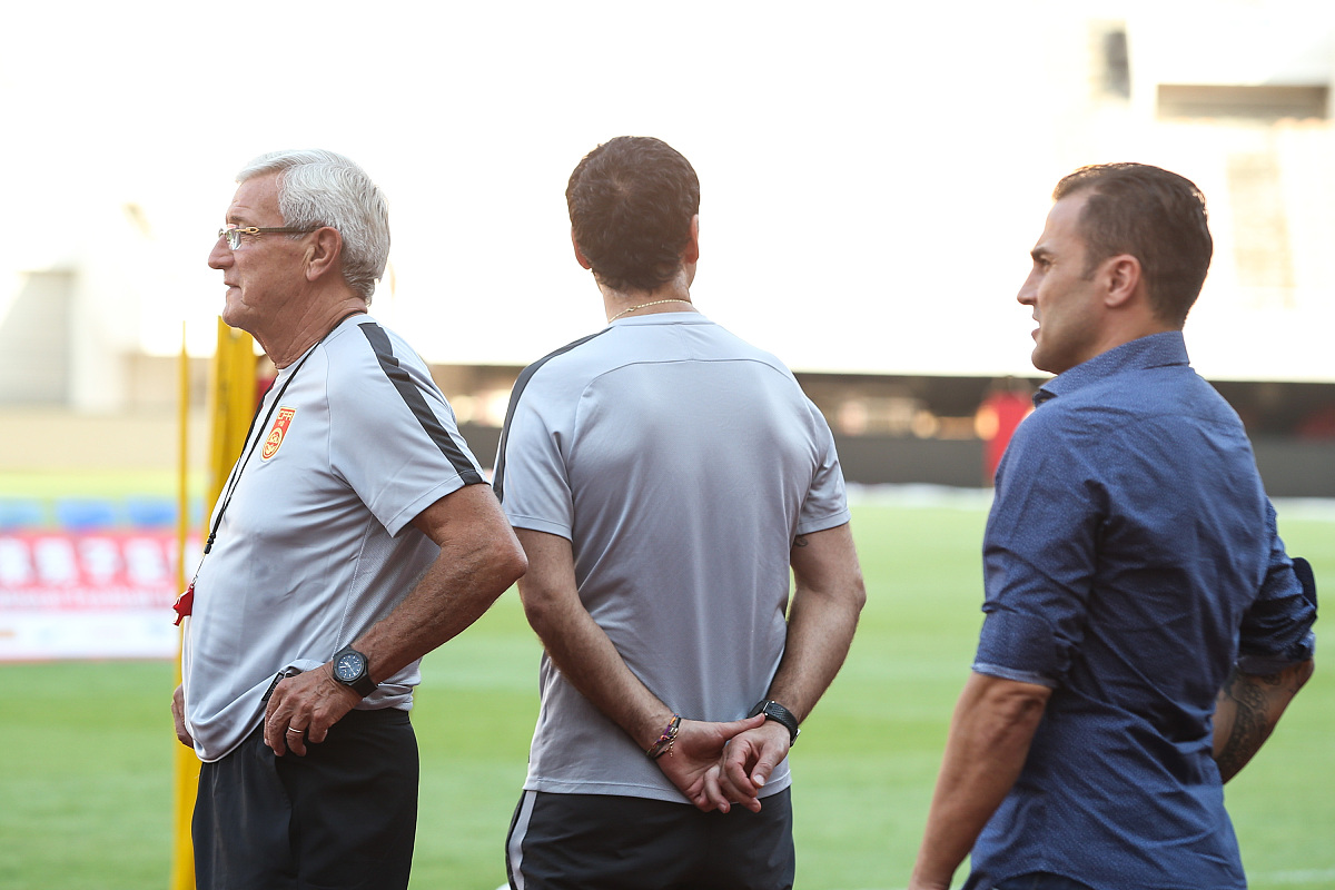 教练组战术多变,应对各种比赛情况 教练组战术多变,应对各种比赛情况