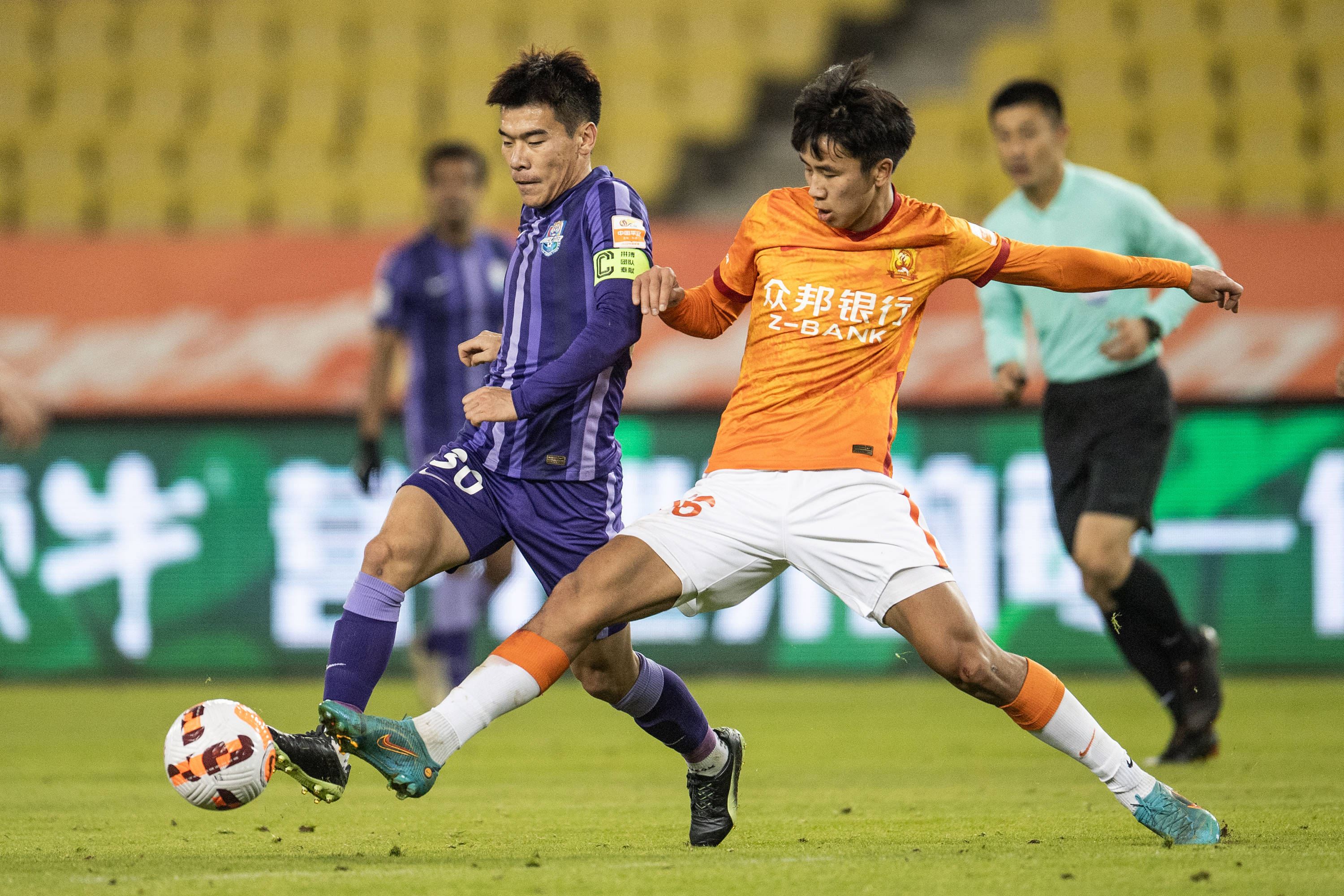 阿贾克斯青训中心迎来汉堡球员试训 阿贾克斯青训中心迎来汉堡球员试训