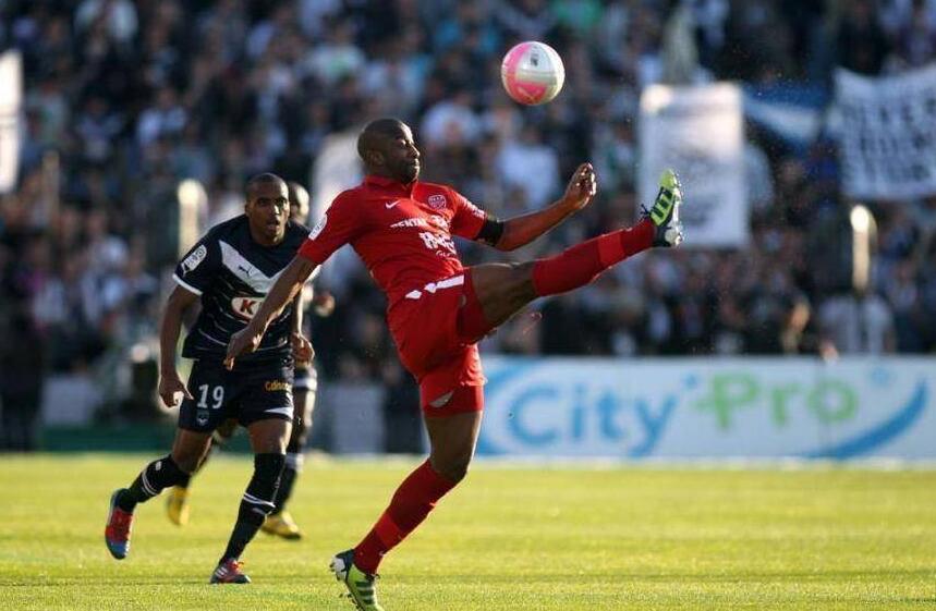 波尔多客场击败洛里昂,取得三分 波尔多客场击败洛里昂,取得三分