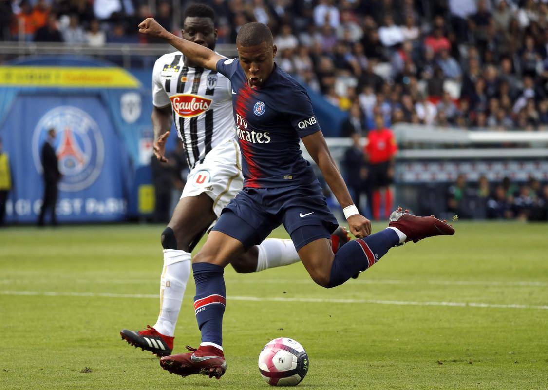 关于里尔球员在周末的比赛中展现出技压群雄的信息 关于里尔球员在周末的比赛中展现出技压群雄的信息