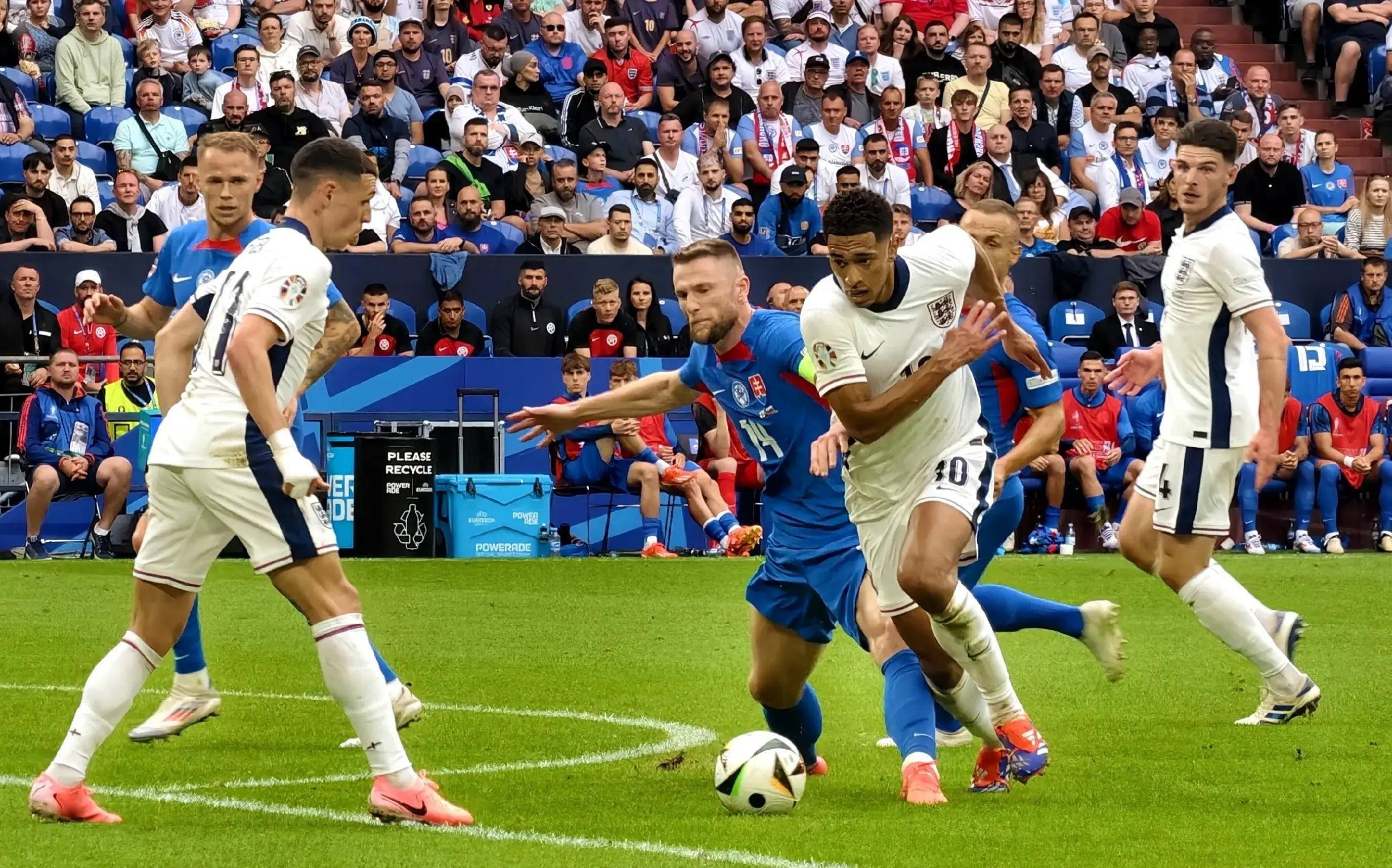 英格兰队补时绝杀乌克兰,晋级半决赛 英格兰队补时绝杀乌克兰,晋级半决赛