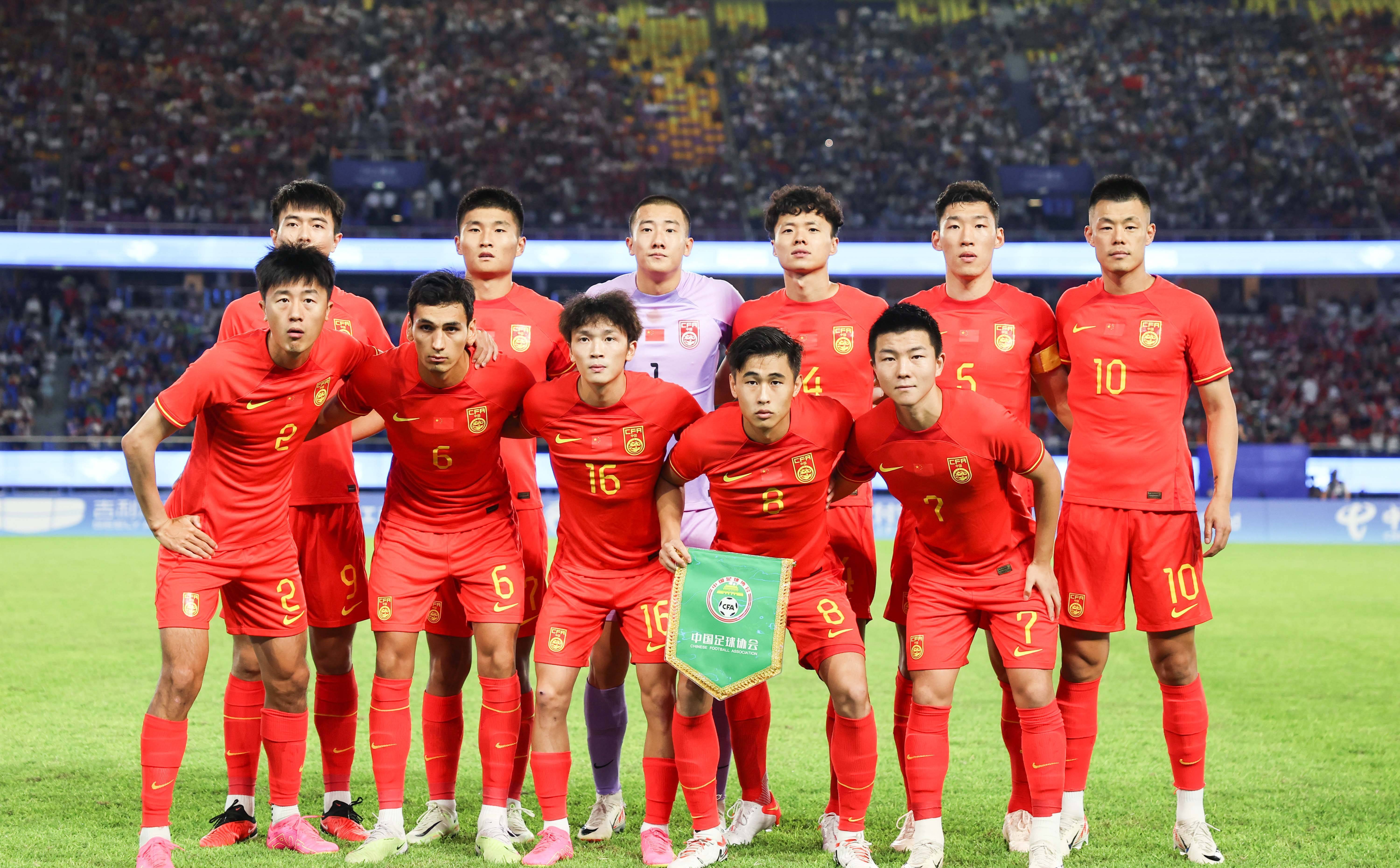 运动员备战强队对抗，冲刺冠军