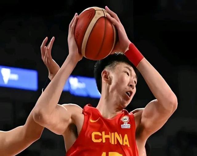 运动员备战强队对抗，冲刺冠军