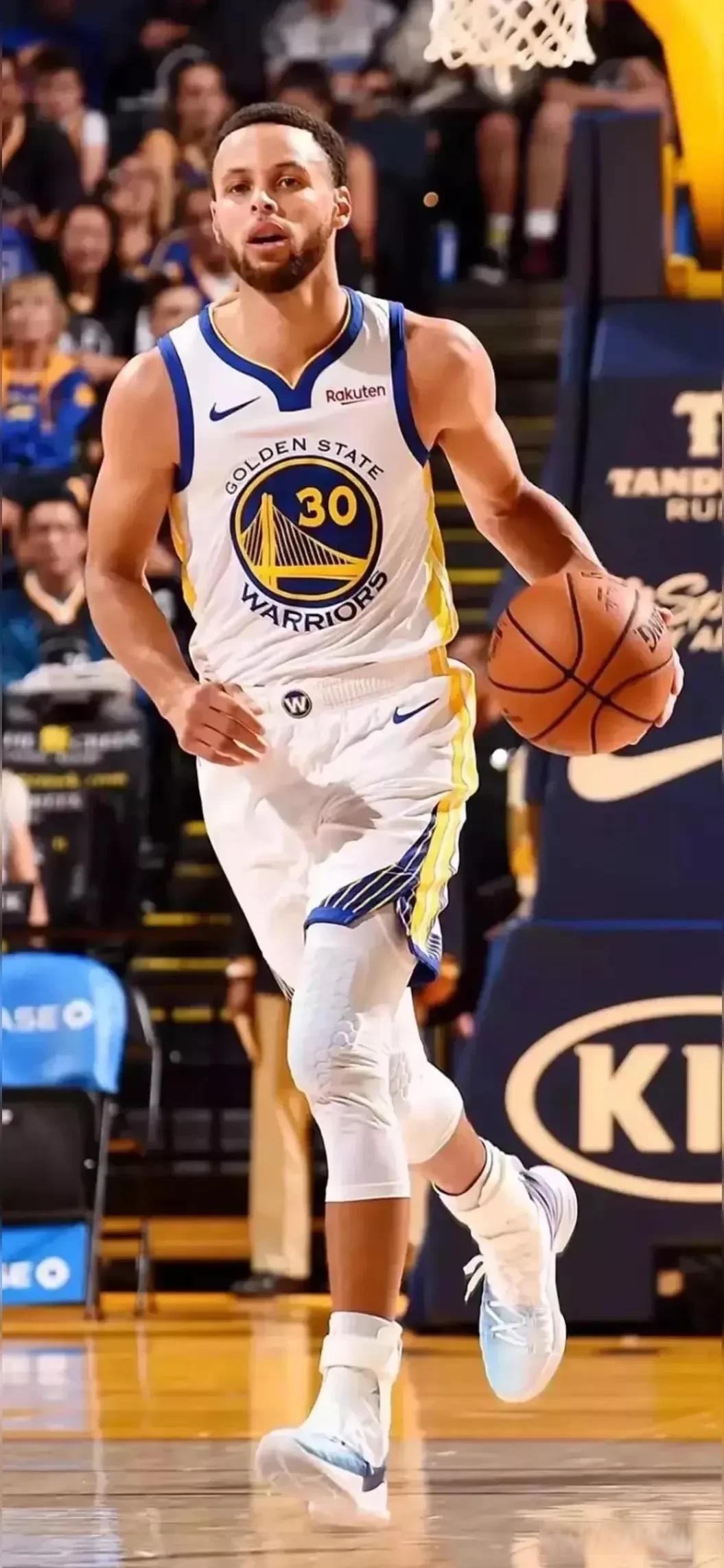 勇士客场负于篮网,库里全能表现 勇士客场负于篮网,库里全能表现