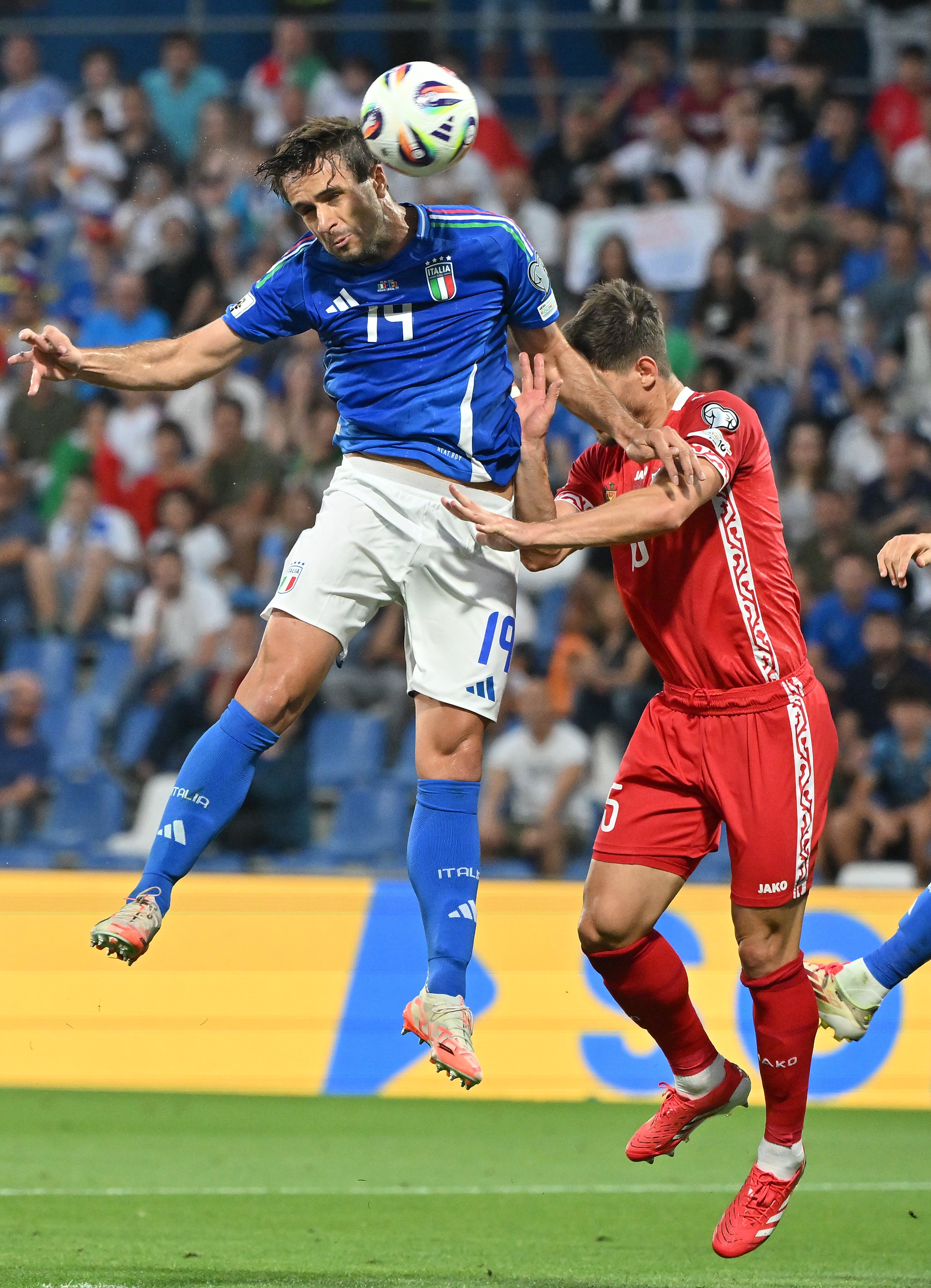 意大利足球联赛沸腾的球迷气氛 意大利足球联赛沸腾的球迷气氛