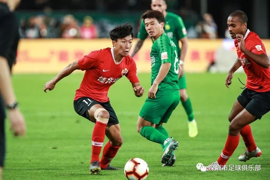北京中赫国安主场胜深圳佳兆业,取得三连胜 北京中赫国安主场胜深圳佳兆业,取得三连胜