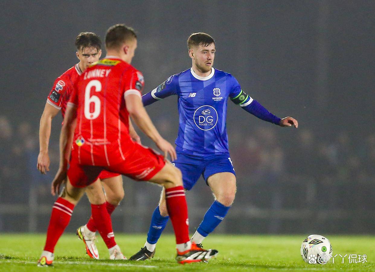 沃特福德迎来胜利，完成赛季首场胜利