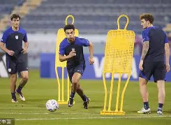 贝内文托队员备战龙战,冲击胜利 贝内文托队员备战龙战,冲击胜利