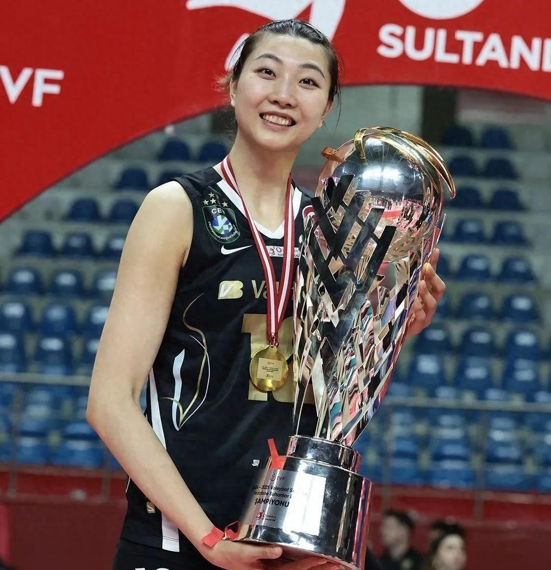 包含国际赛事:中国女队豪取胜利,创造历史的词条 包含国际赛事:中国女队豪取胜利,创造历史的词条