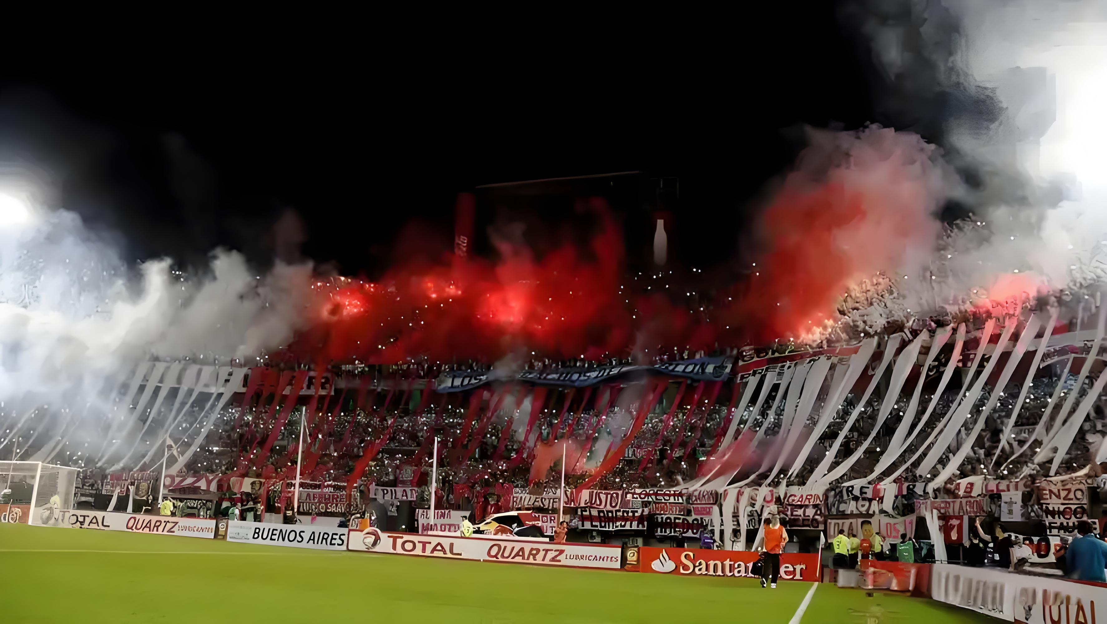 激战正酣!谁将在足球场上大放异彩? 激战正酣!谁将在足球场上大放异彩?