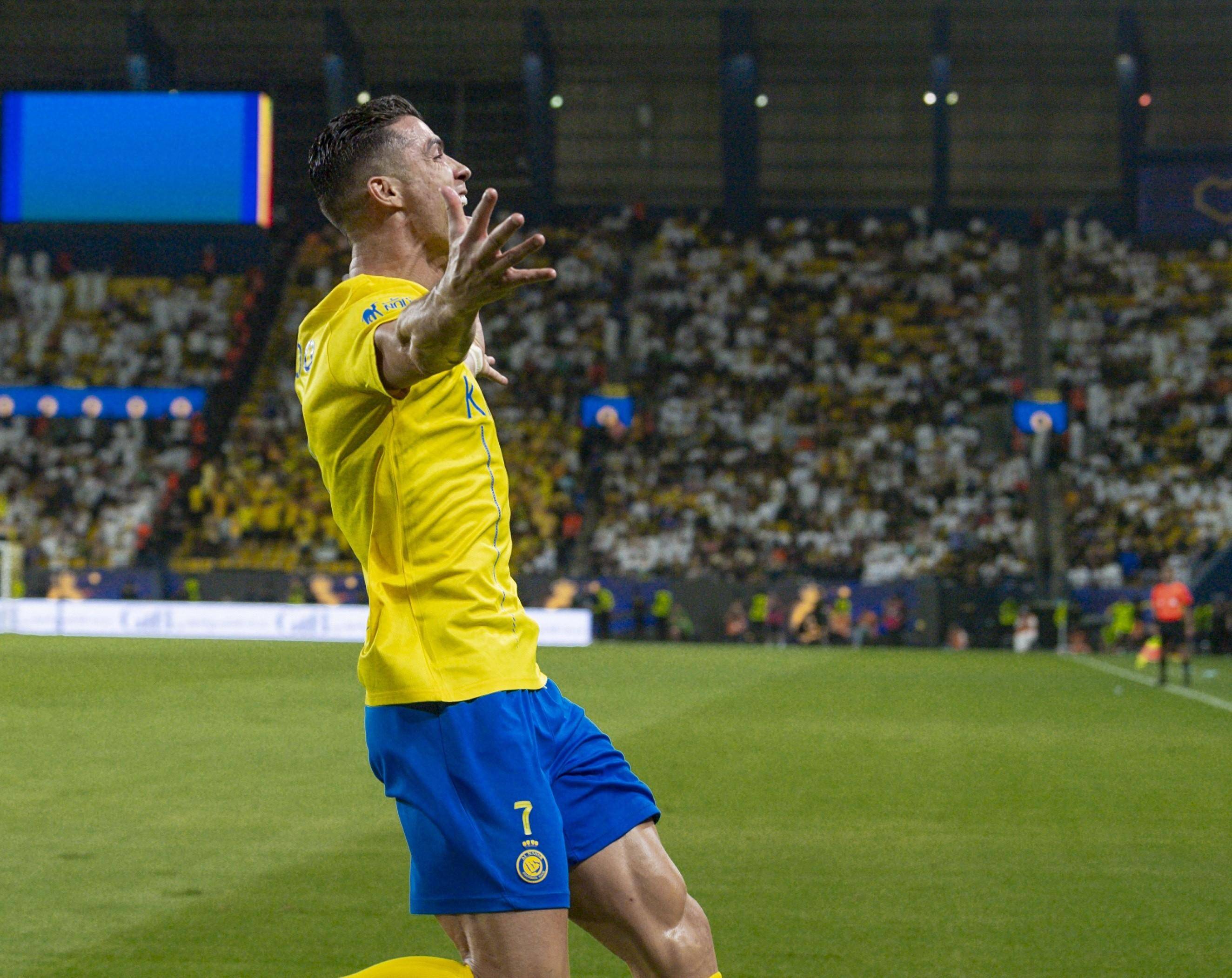 包含葡萄牙主场大胜佩佩建功法国客场失利的词条 包含葡萄牙主场大胜佩佩建功法国客场失利的词条