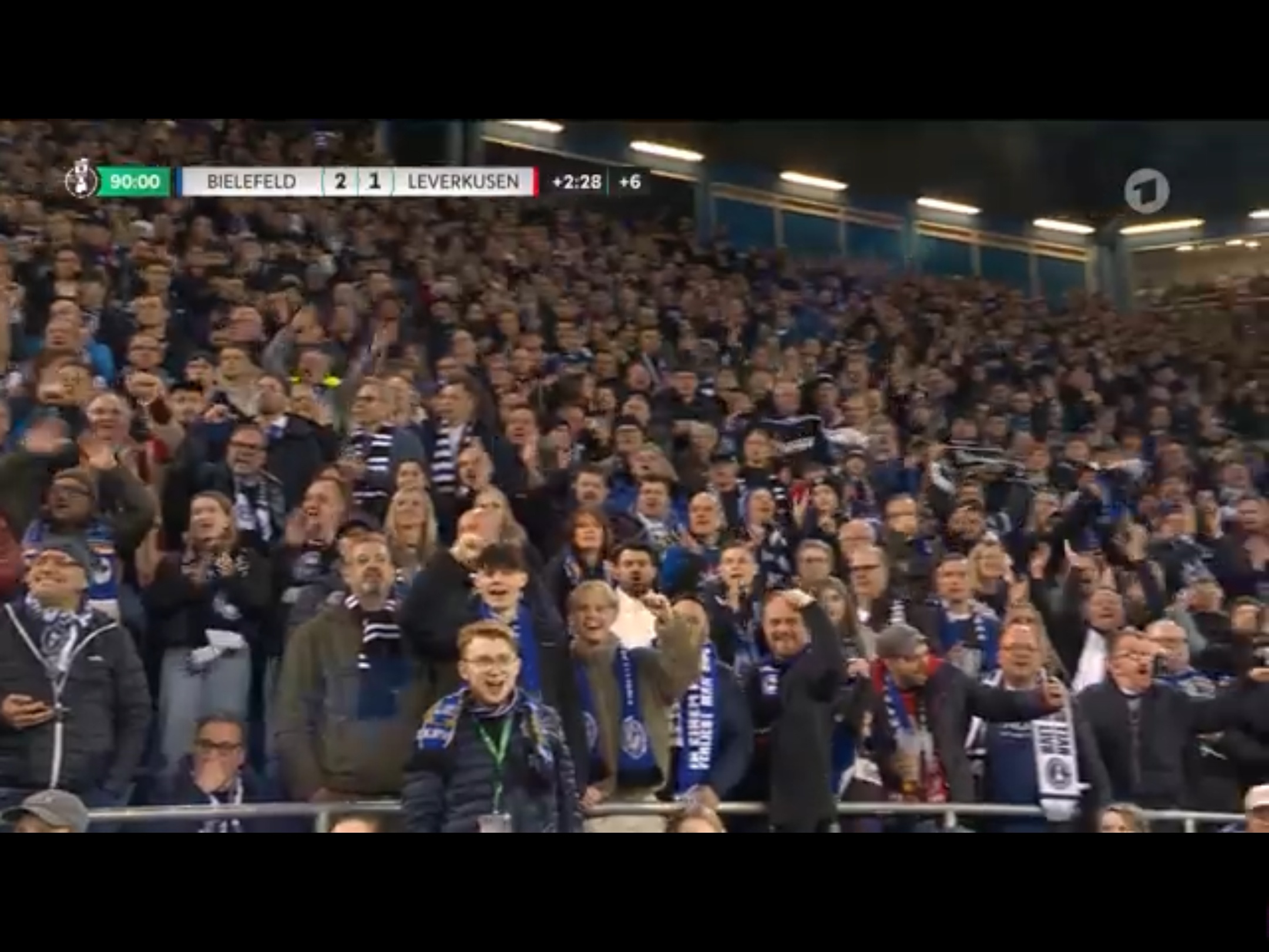 勒沃库森主场告负,遭遇失利 勒沃库森主场告负,遭遇失利