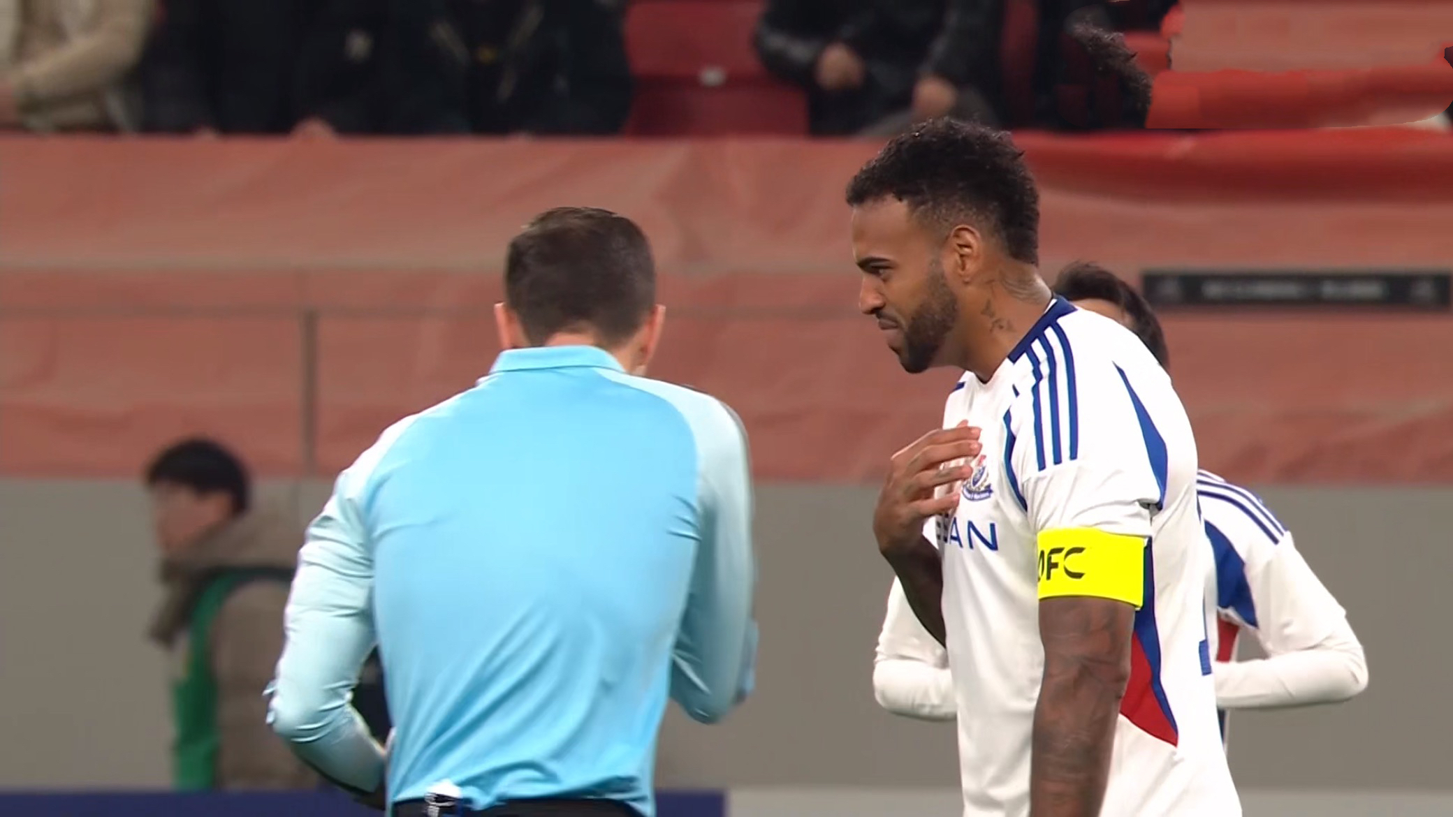 横滨水手队锁定胜利,晋级淘汰赛 横滨水手队锁定胜利,晋级淘汰赛