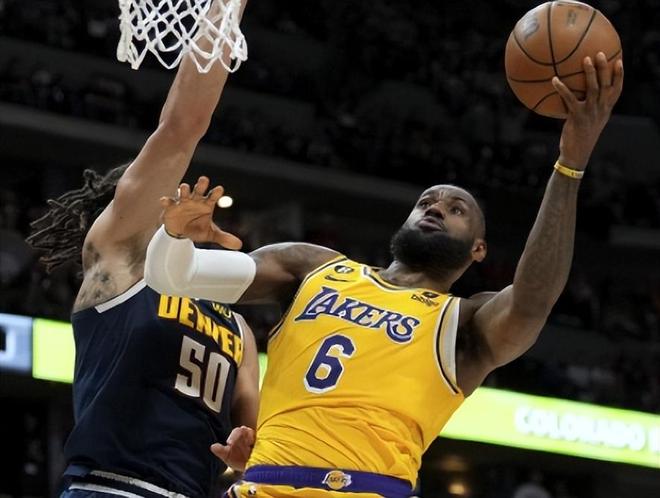 NBA常规赛开战,湖人对阵勇士 NBA常规赛开战,湖人对阵勇士