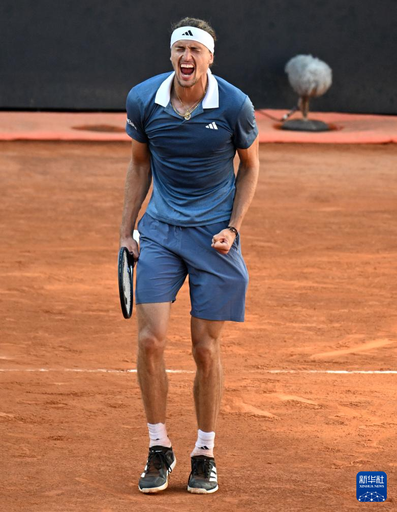 戴维斯杯翻盘温网，兹维列夫点燃赛场的简单介绍