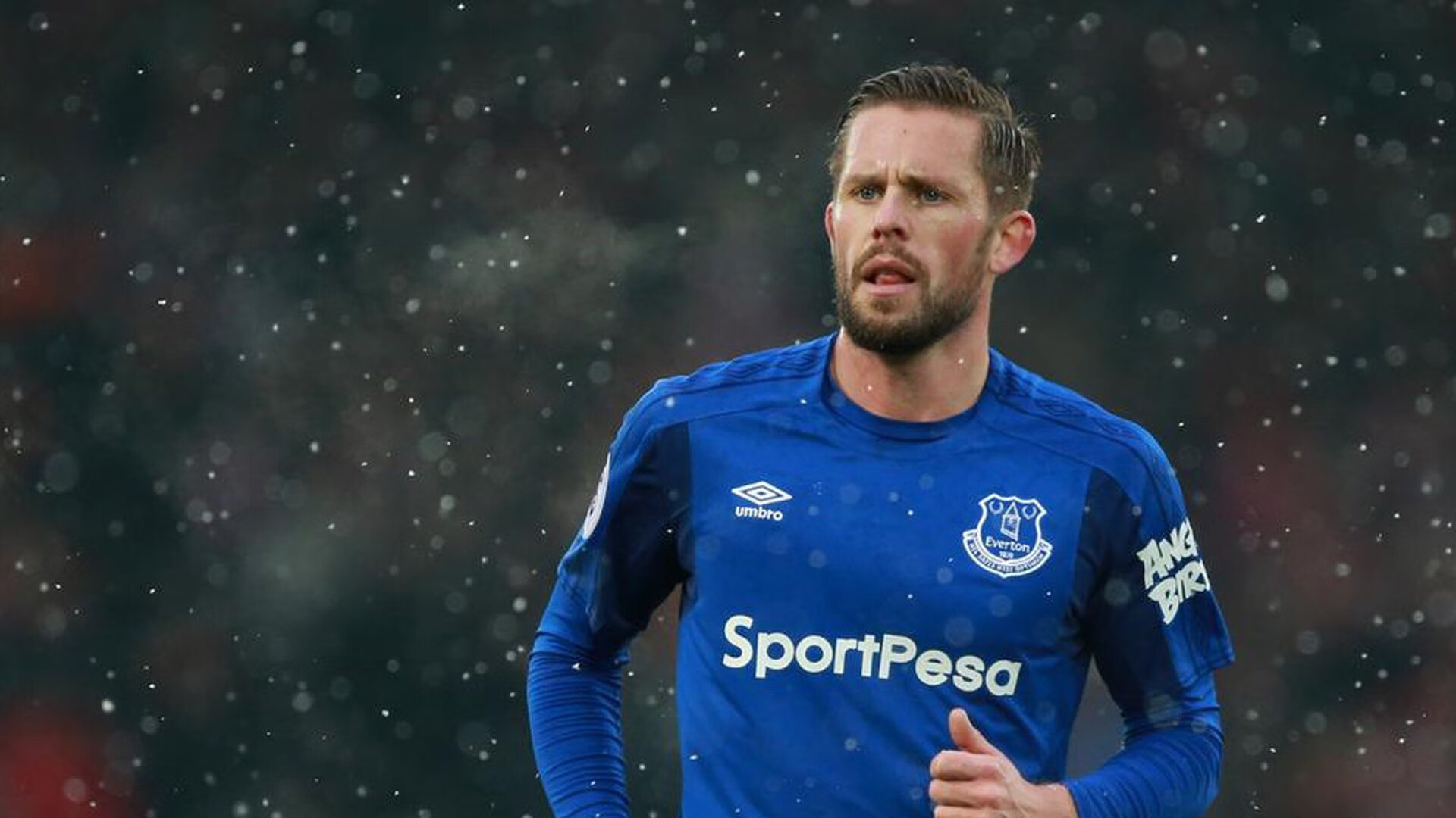 一个人的爆发,两国的悲欢,本泽马如何一脚终结两洲悬念