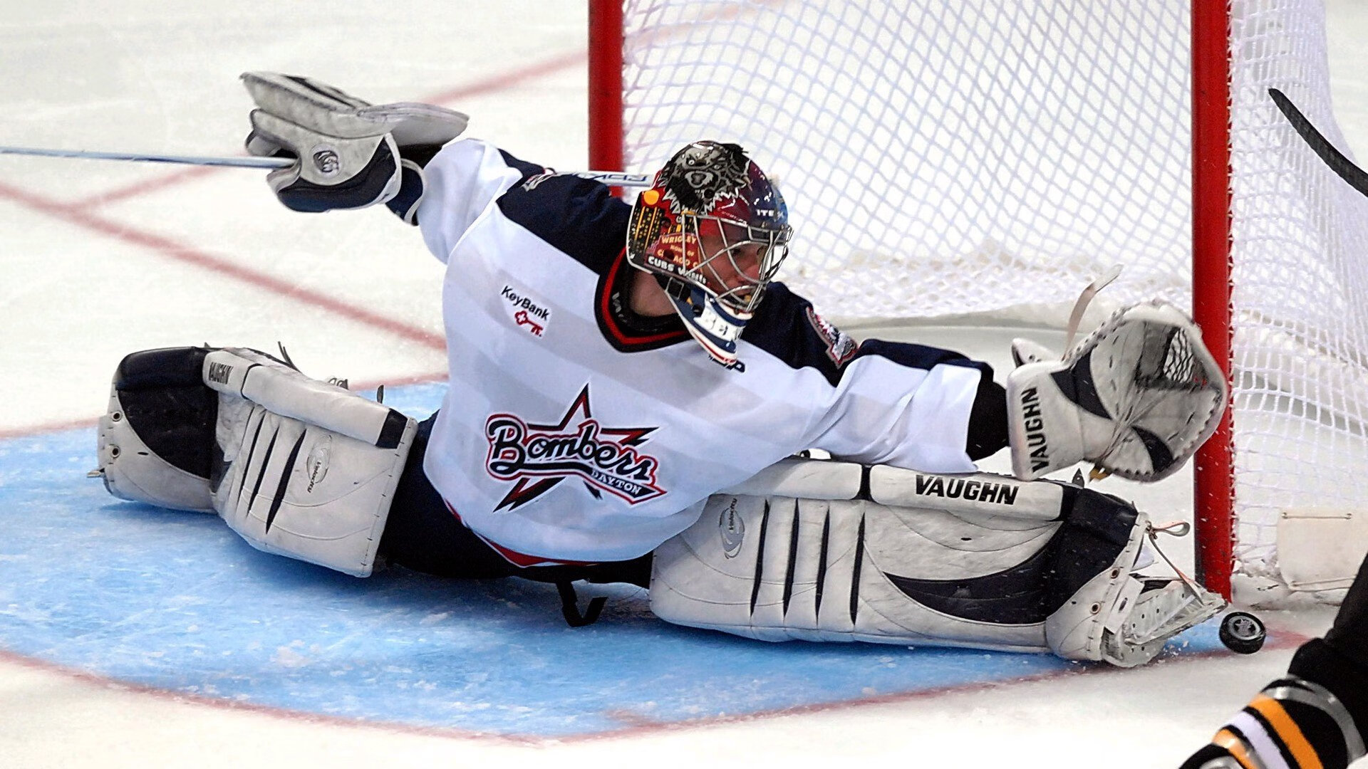 篮球场的至暗时刻,贝恩的商业逆袭,最不可能的人,如何打出了年度焦点之战?