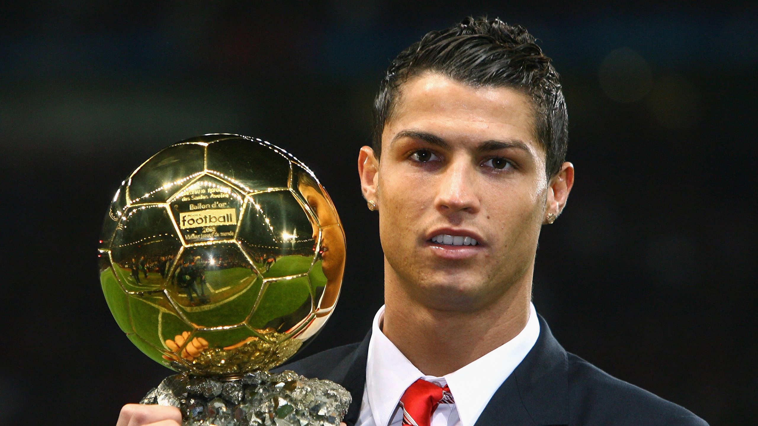 以下是三个为您构思的文章标题