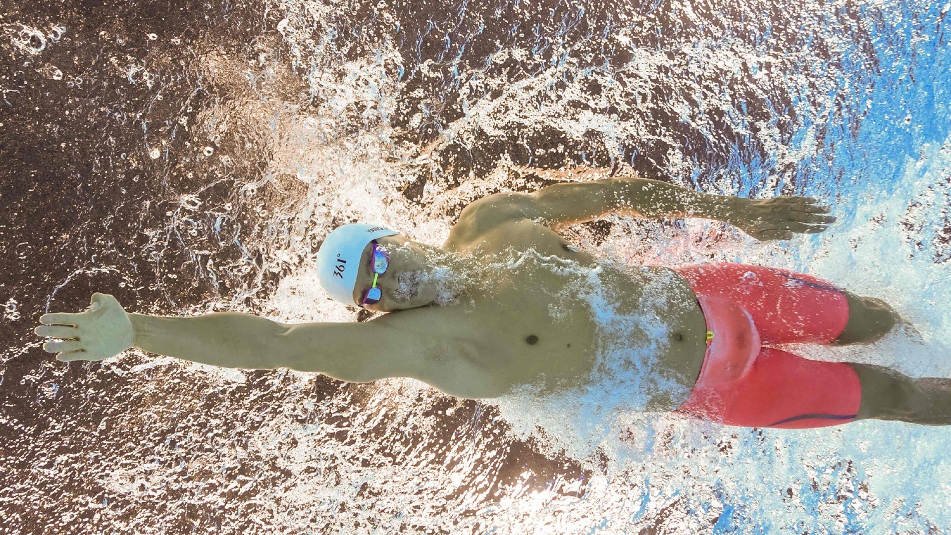 最后一圈的绝地反击,红牛二队逆转哈斯车队,诺里斯点燃赛场